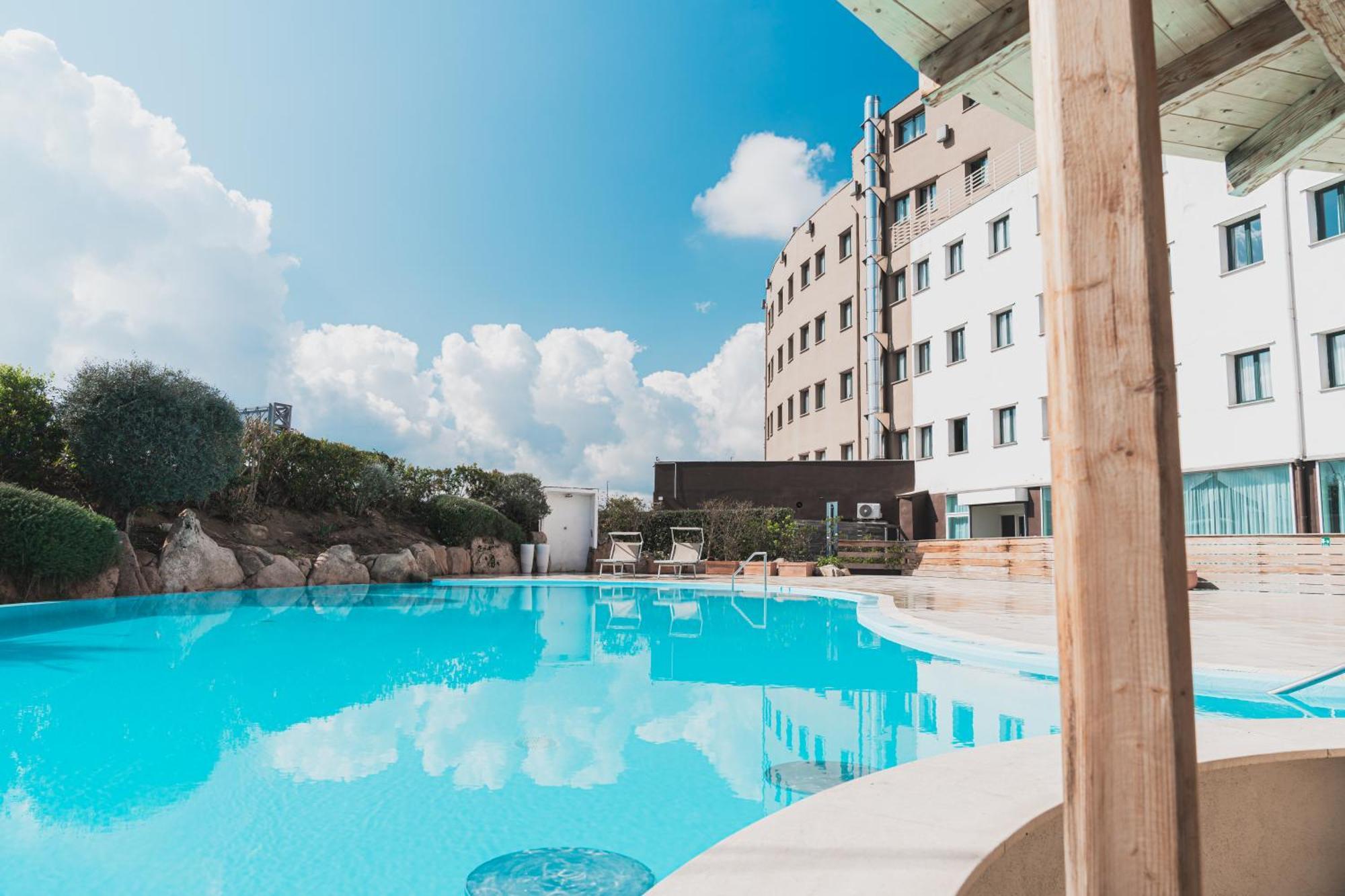 Mercure Olbia Exteriér fotografie