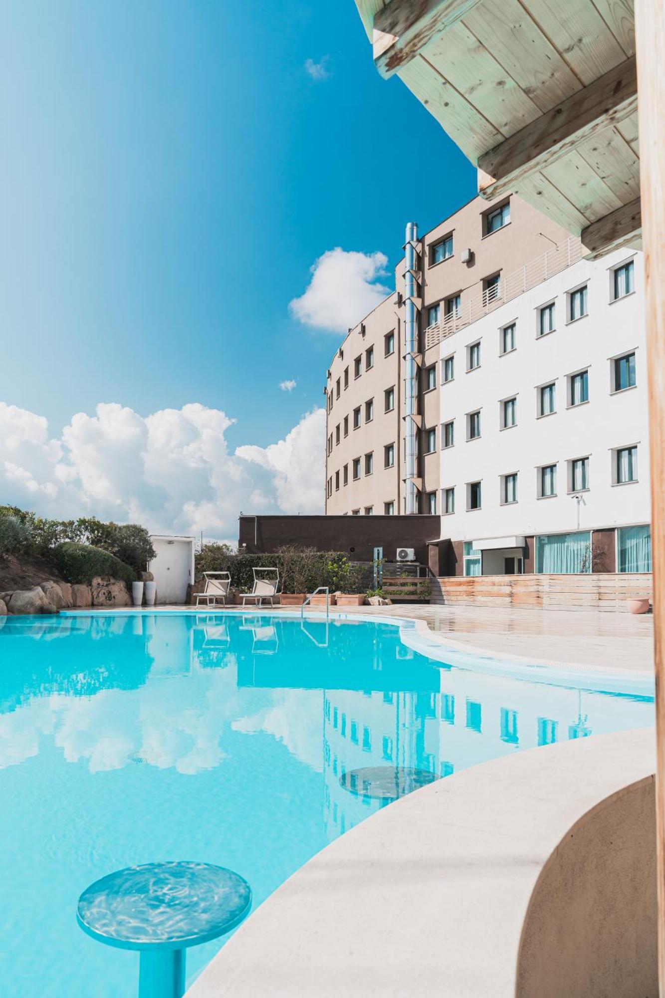 Mercure Olbia Exteriér fotografie