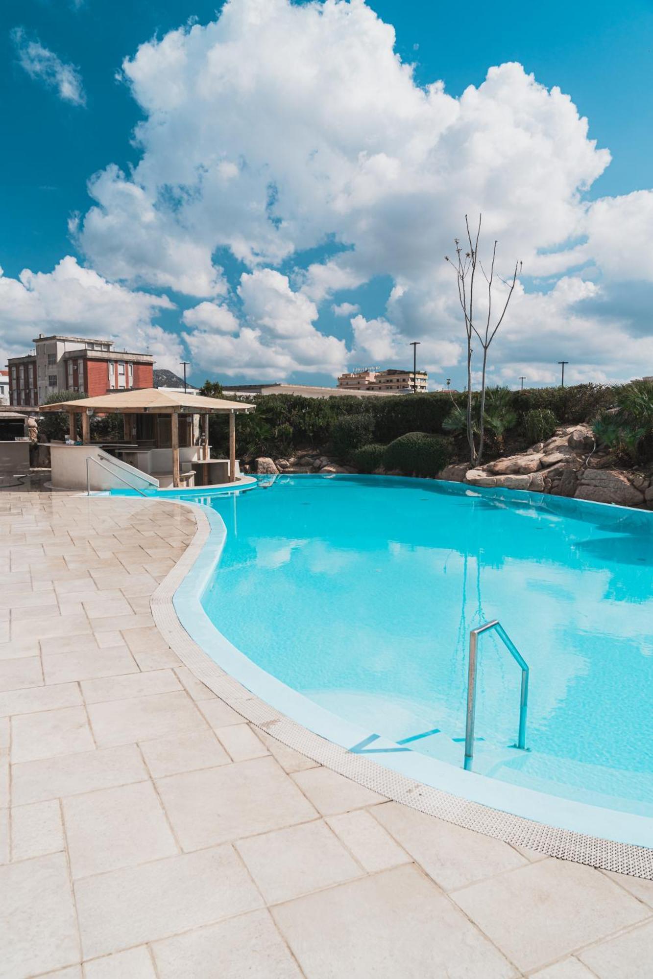 Mercure Olbia Exteriér fotografie