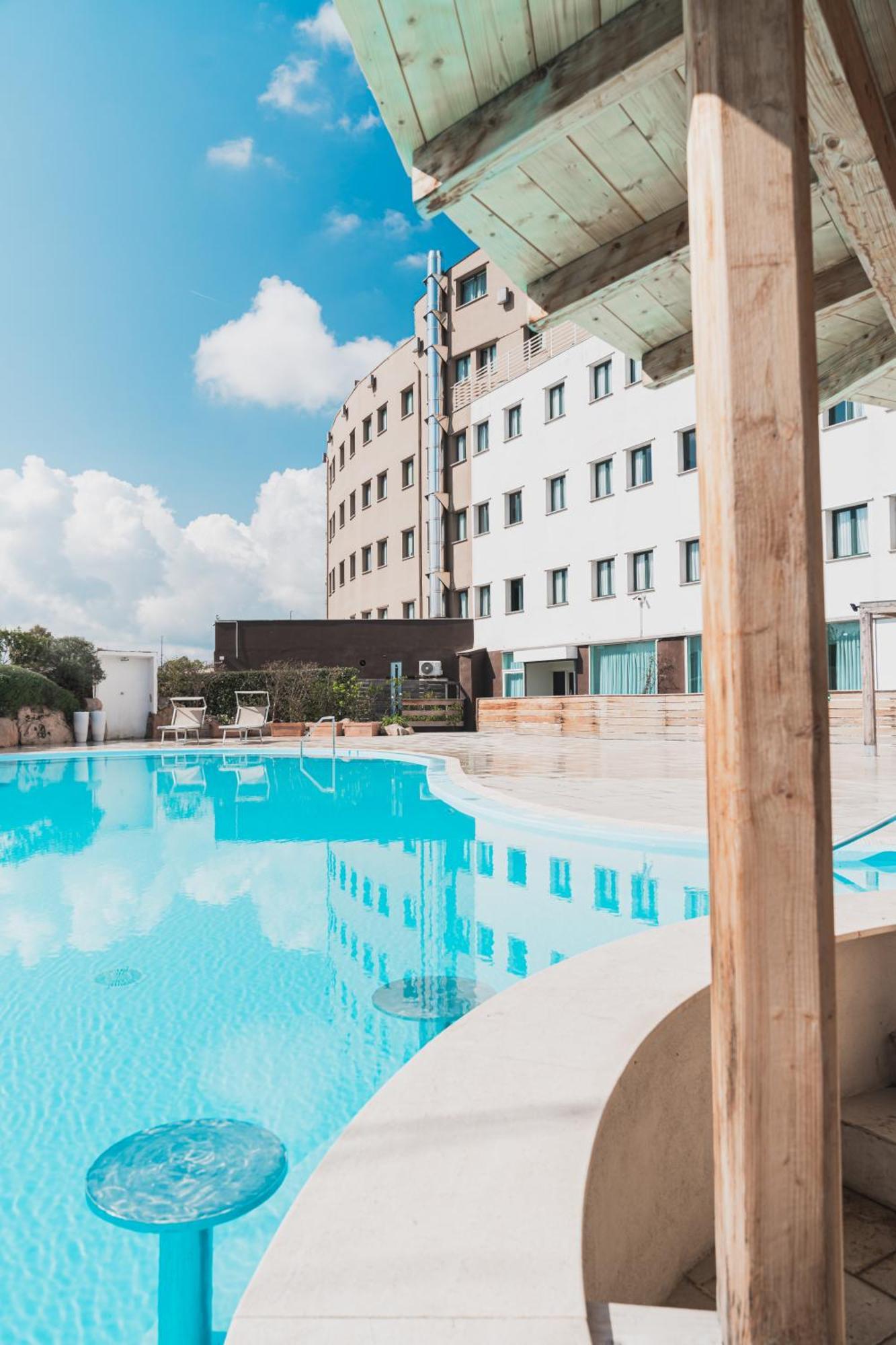 Mercure Olbia Exteriér fotografie